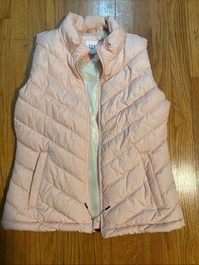 Gap Women’s Light Pink Quilted Puffer Vest sz. S